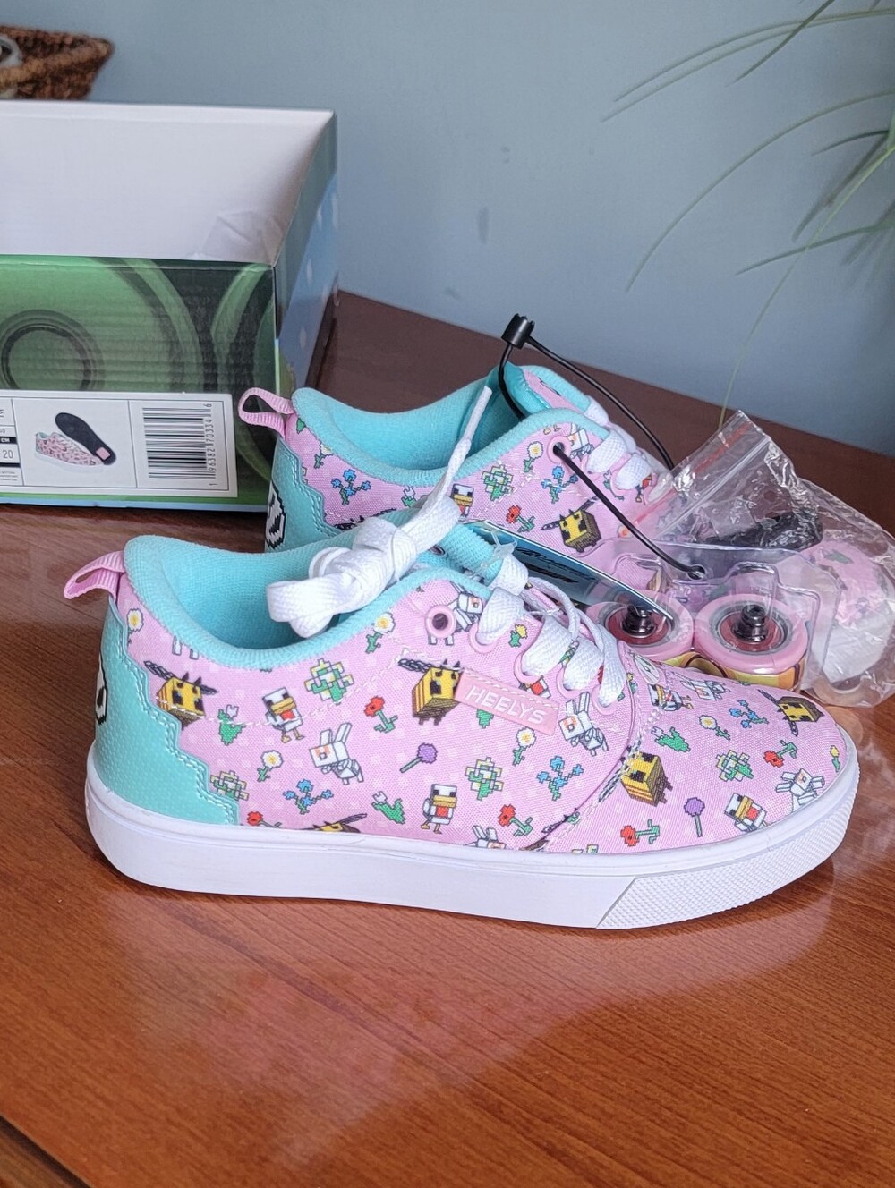 Pro 20 Minecraft Kids Pink Graphic Sneakers